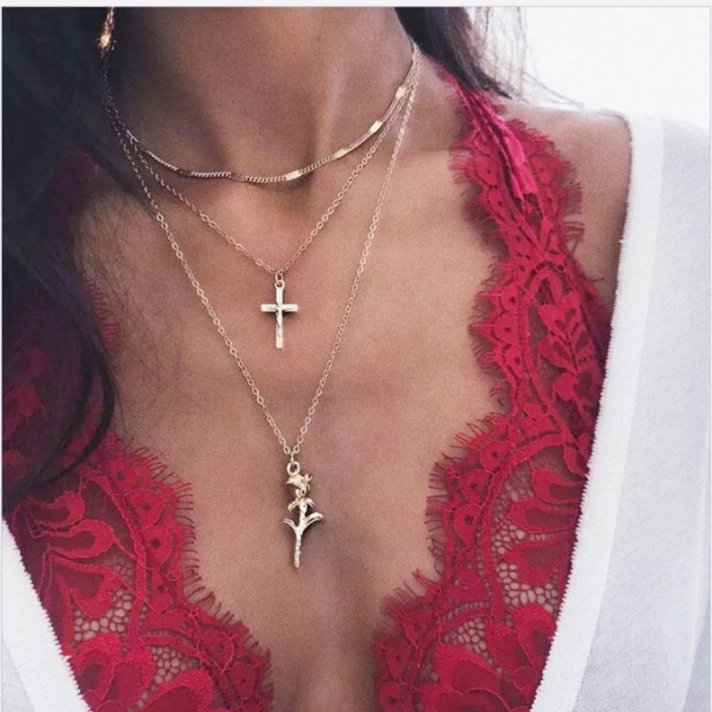 Layered gold cross & rose necklace - Picture 2 of 3